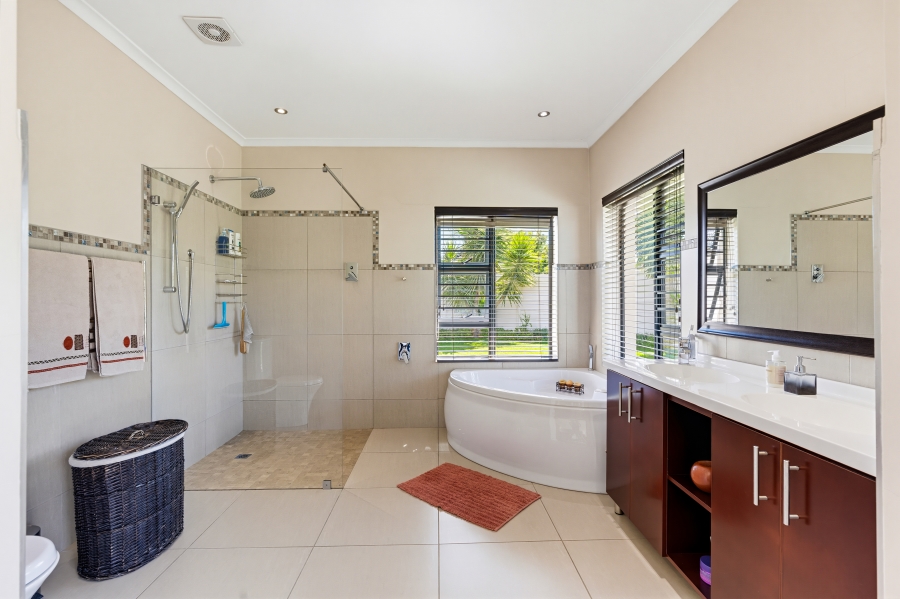 4 Bedroom Property for Sale in Pinelands Western Cape